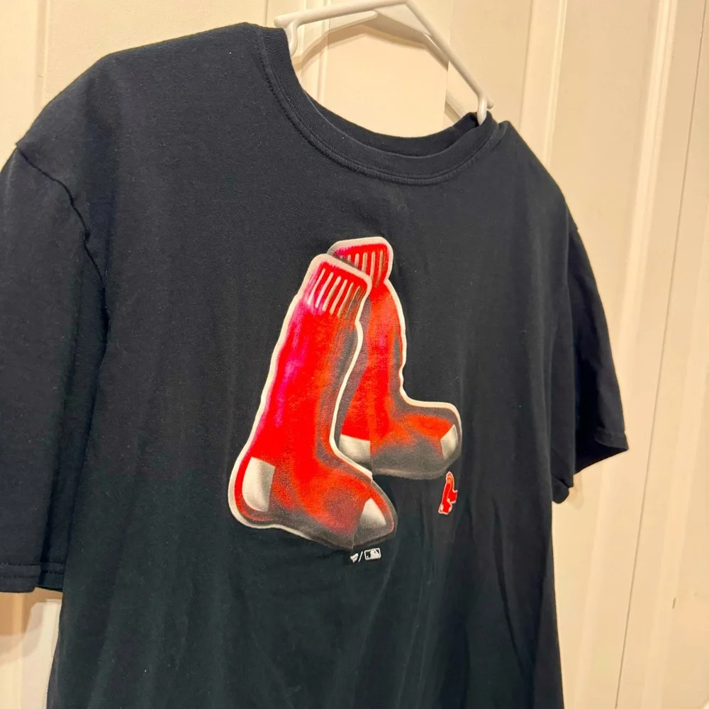 Boston Red Sox Black T-Shirt - Picture 2 of 4